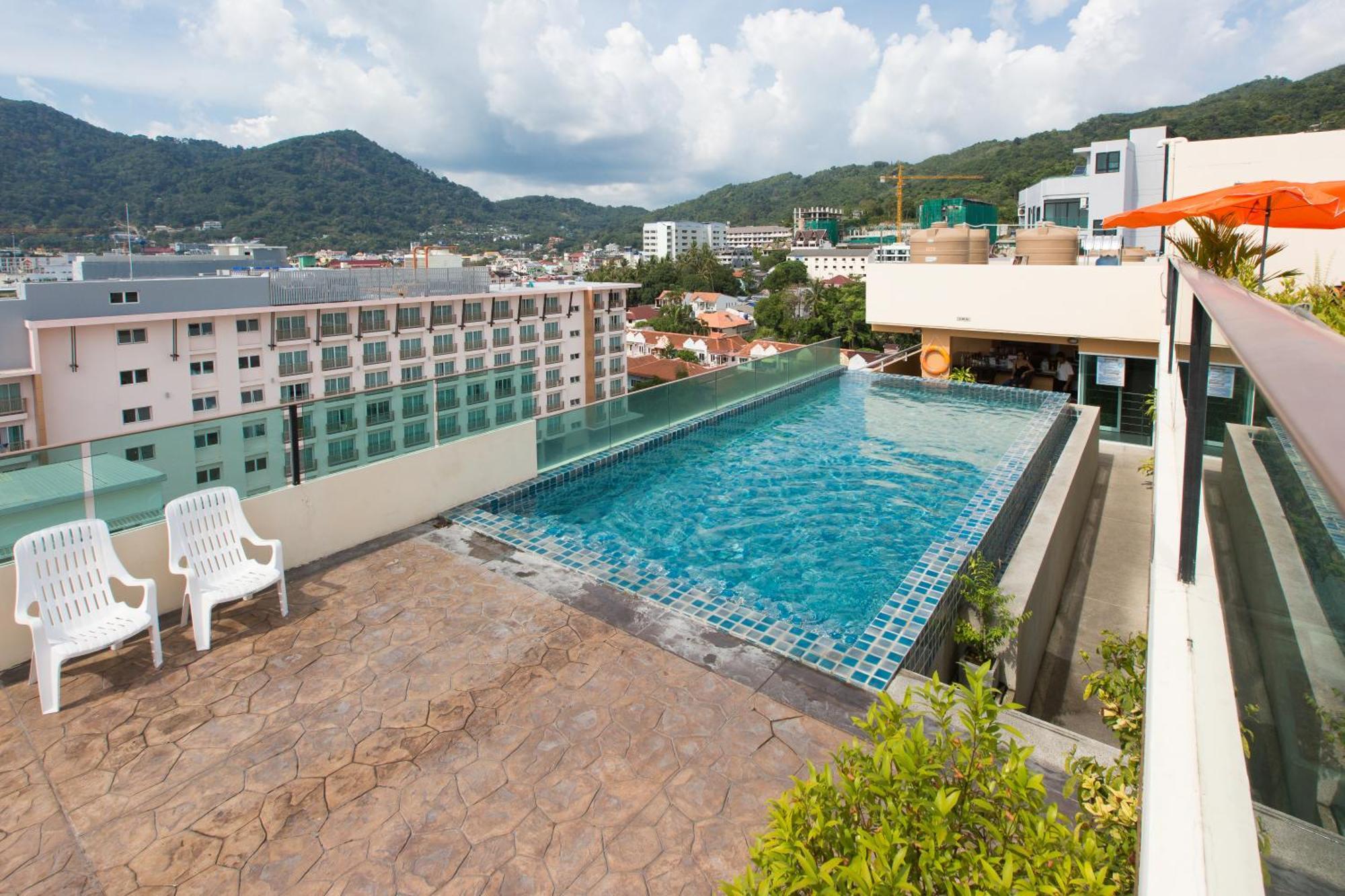 Hemingways Silk Hotel Patong Exterior foto